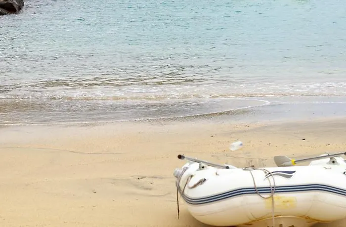 提纳弗花园公寓式酒店 3* 阿德耶